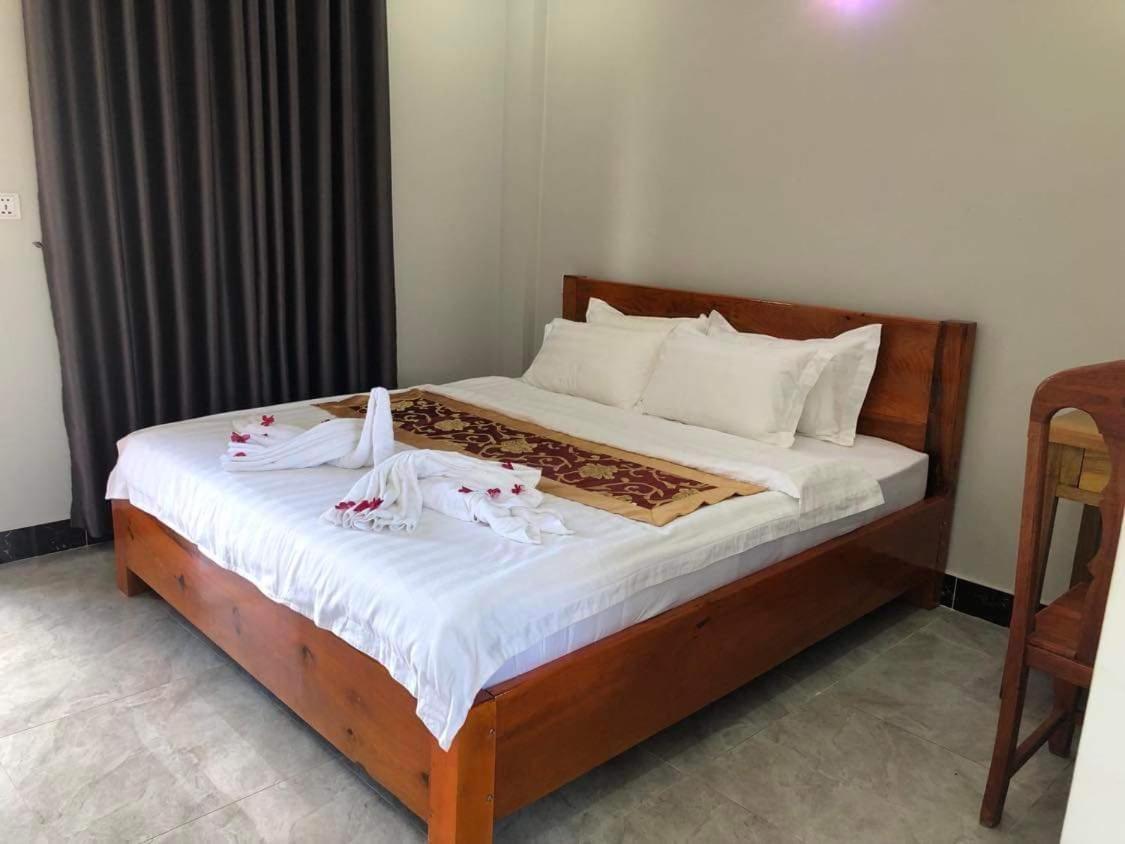 Kro Nhep Guesthouse กำปอต ภายนอก รูปภาพ